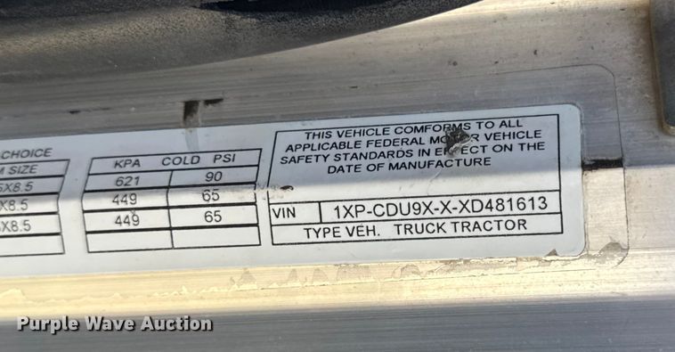 image for item EF2191 1999 Peterbilt 377 semi truck