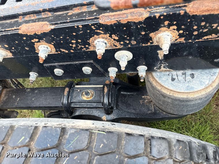 image for item EF6069 2017 Peterbilt 367 semi truck