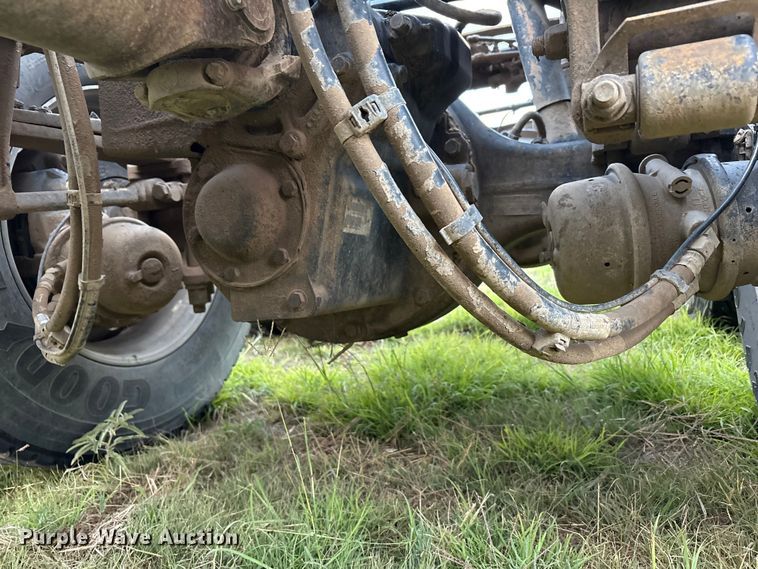 image for item EF6069 2017 Peterbilt 367 semi truck