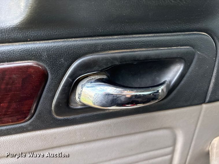 image for item EF6069 2017 Peterbilt 367 semi truck