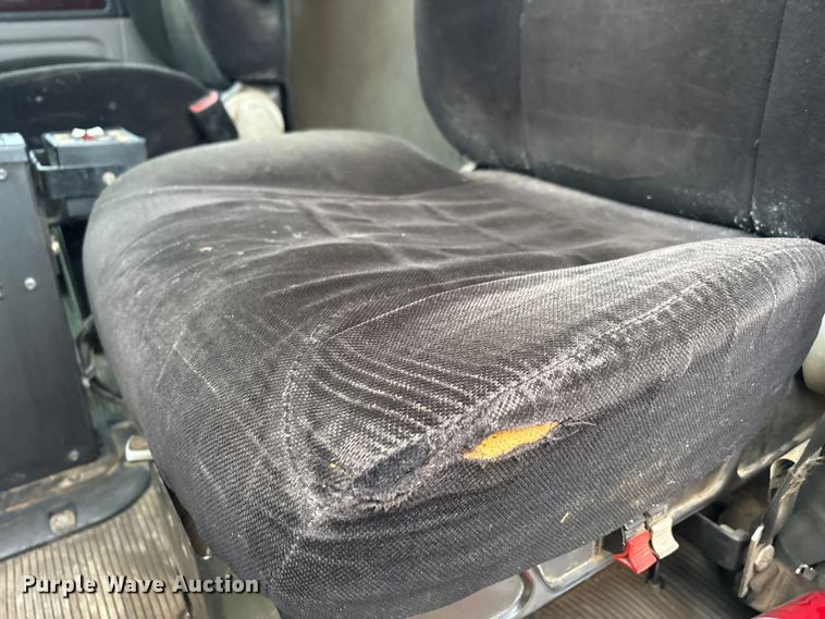 image for item EF6069 2017 Peterbilt 367 semi truck