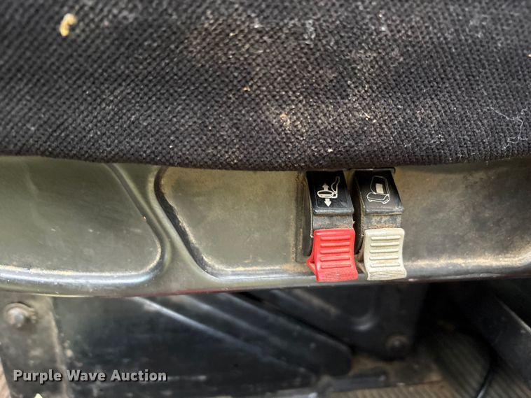 image for item EF6069 2017 Peterbilt 367 semi truck