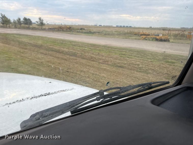 image for item EF6069 2017 Peterbilt 367 semi truck