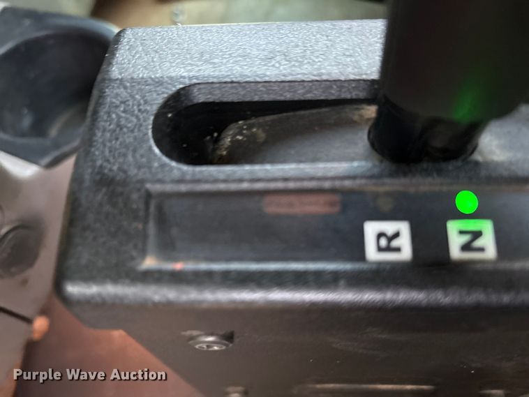 image for item EF6069 2017 Peterbilt 367 semi truck