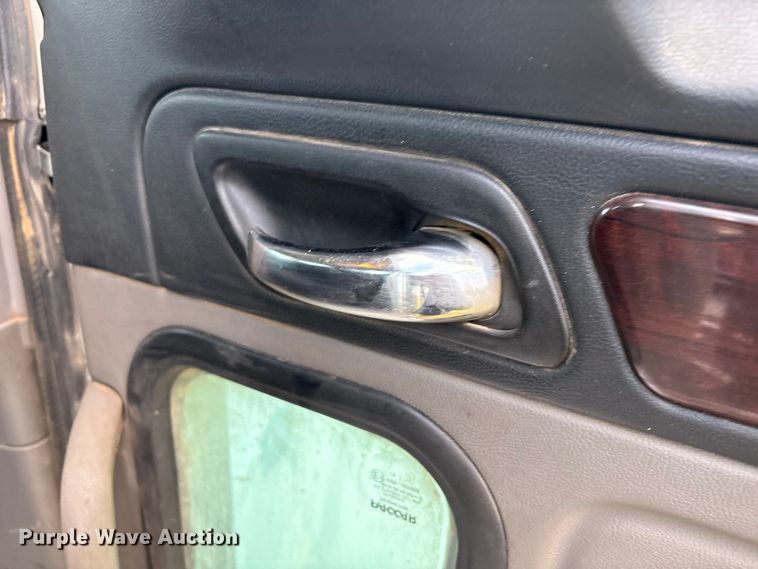 image for item EF6069 2017 Peterbilt 367 semi truck