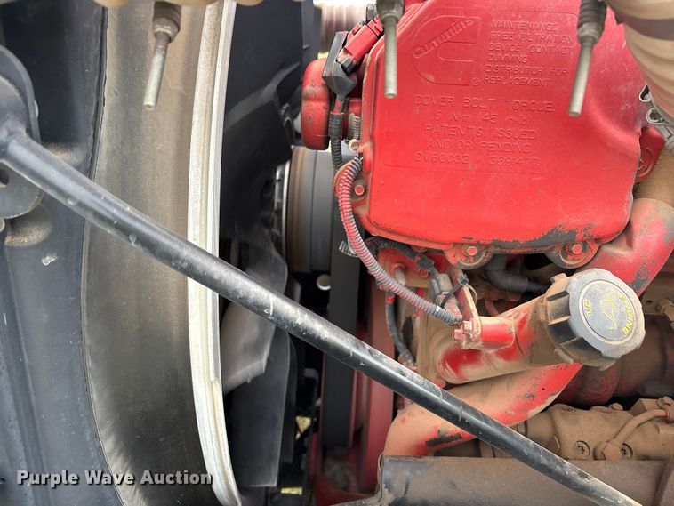 image for item EF6069 2017 Peterbilt 367 semi truck