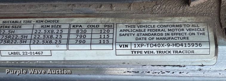 image for item EF6069 2017 Peterbilt 367 semi truck
