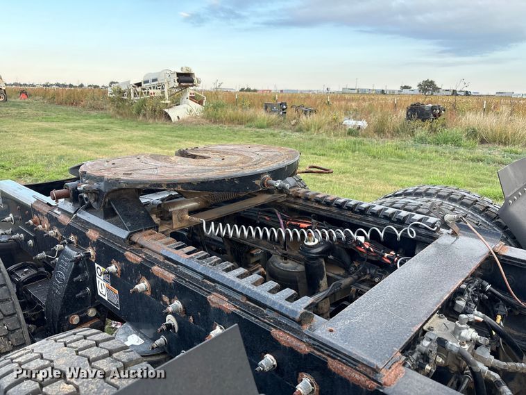 image for item EF6070 2017 Peterbilt 367 semi truck