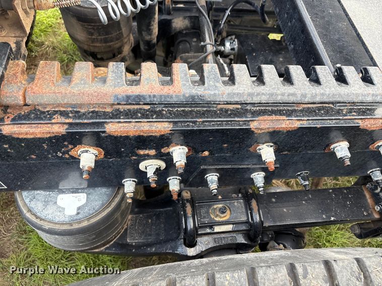 image for item EF6070 2017 Peterbilt 367 semi truck