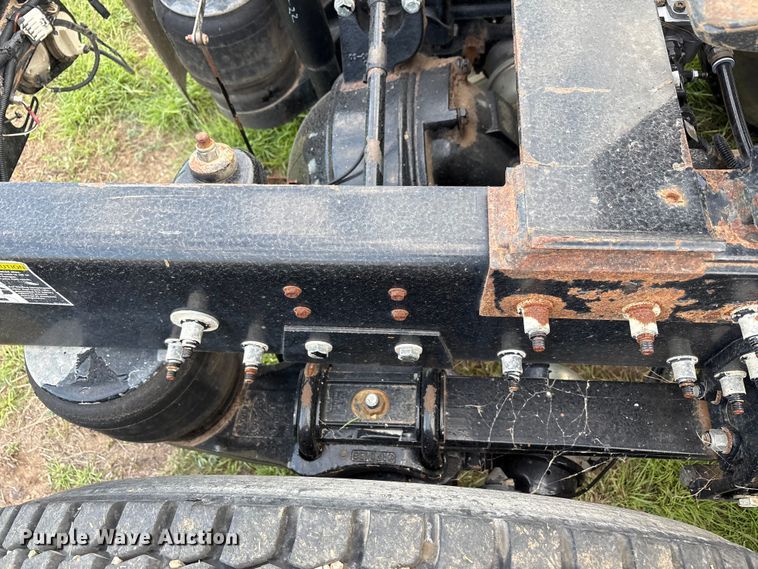 image for item EF6070 2017 Peterbilt 367 semi truck