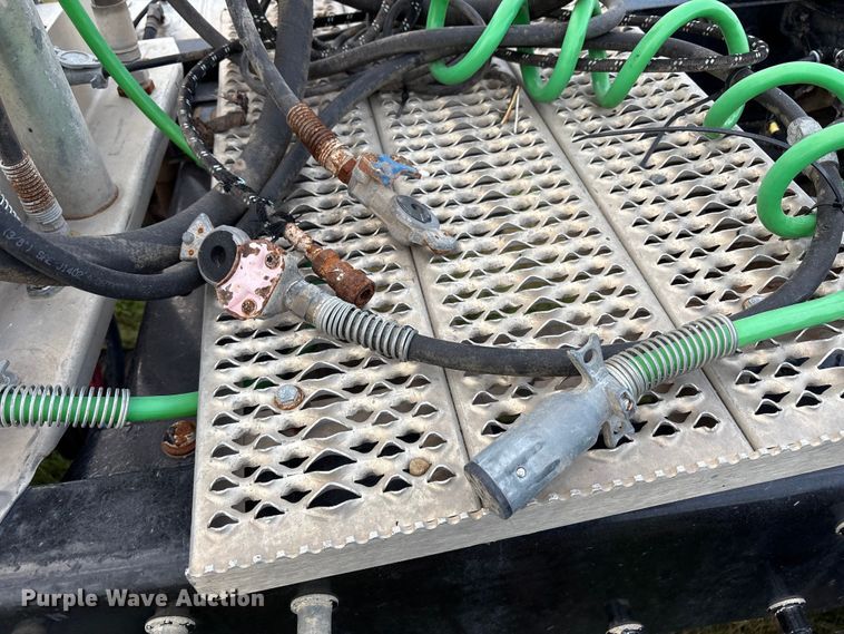 image for item EF6070 2017 Peterbilt 367 semi truck