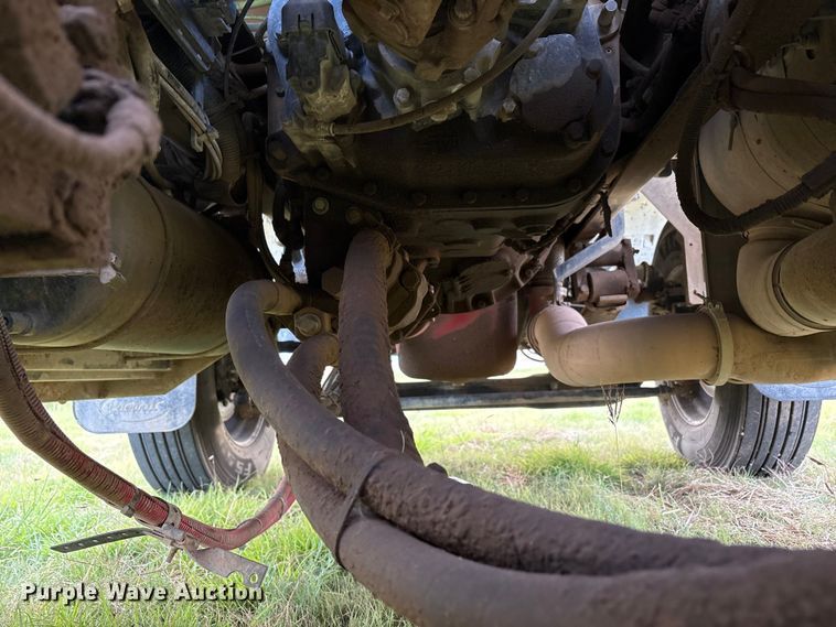 image for item EF6070 2017 Peterbilt 367 semi truck