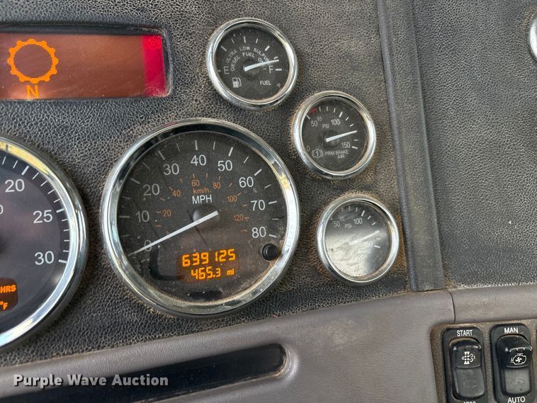 image for item EF6070 2017 Peterbilt 367 semi truck