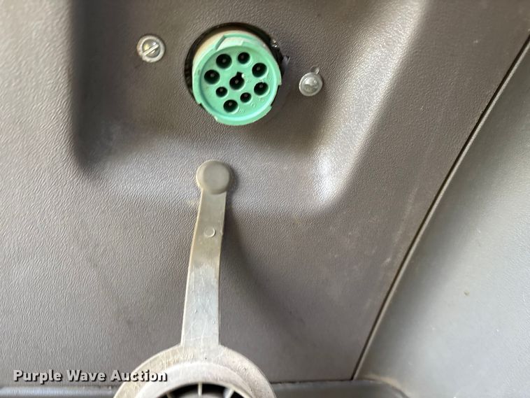 image for item EF6070 2017 Peterbilt 367 semi truck