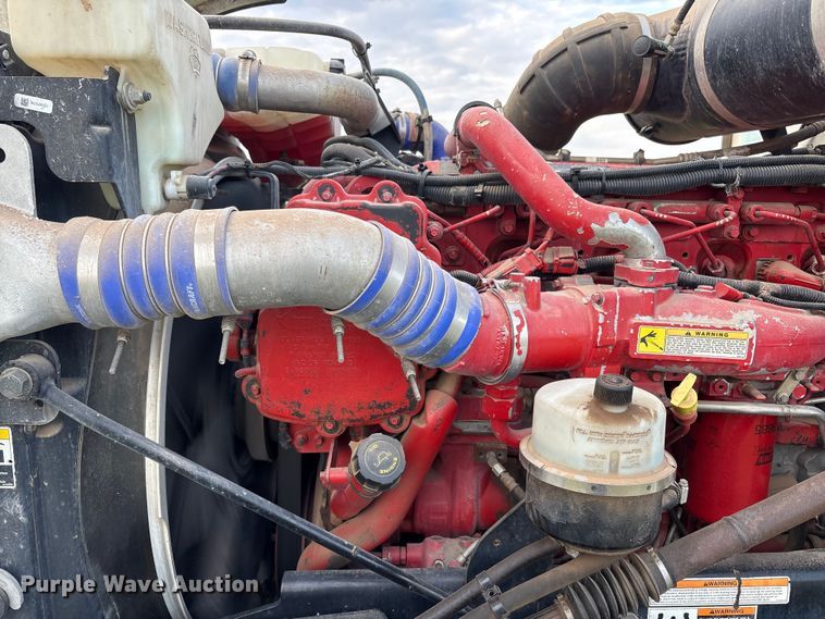 image for item EF6070 2017 Peterbilt 367 semi truck