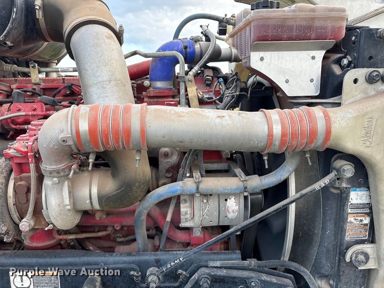 image for item EF6070 2017 Peterbilt 367 semi truck