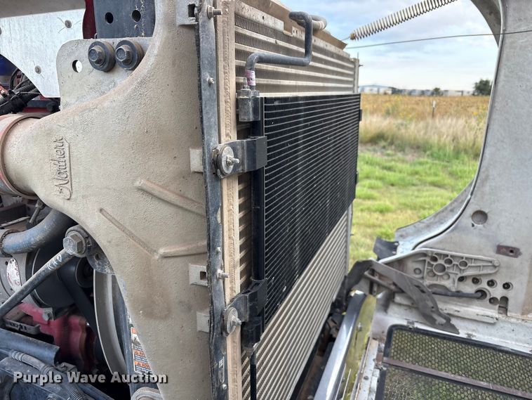 image for item EF6070 2017 Peterbilt 367 semi truck