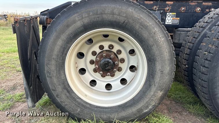 image for item EF6070 2017 Peterbilt 367 semi truck