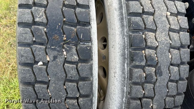 image for item EF6070 2017 Peterbilt 367 semi truck