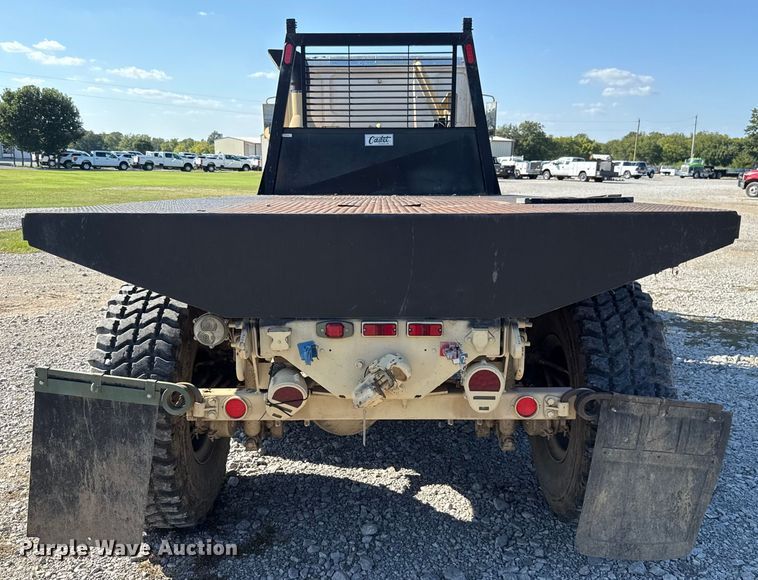 image for item EH7511 2001 Stewart Stevenson M1088A1 flatbed truck