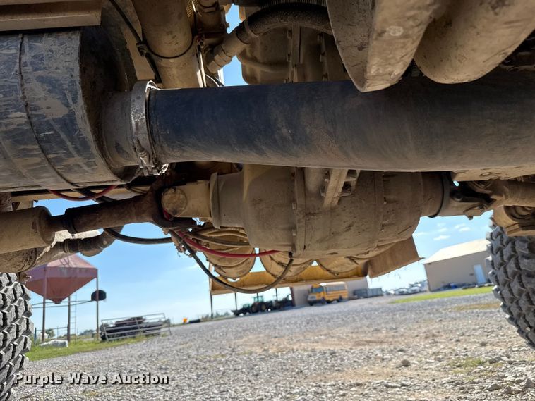 image for item EH7511 2001 Stewart Stevenson M1088A1 flatbed truck