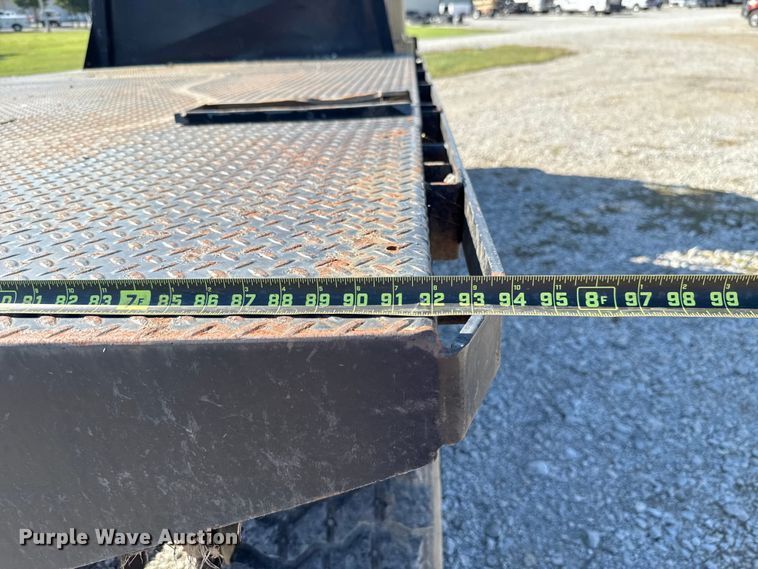 image for item EH7511 2001 Stewart Stevenson M1088A1 flatbed truck