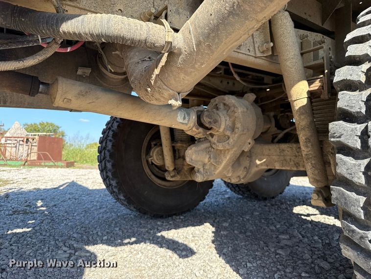 image for item EH7511 2001 Stewart Stevenson M1088A1 flatbed truck