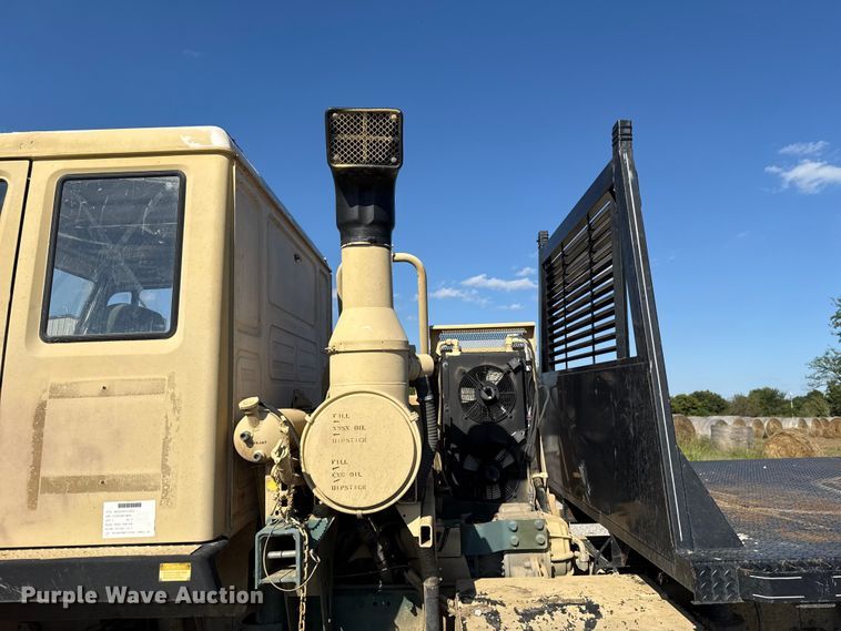 image for item EH7511 2001 Stewart Stevenson M1088A1 flatbed truck