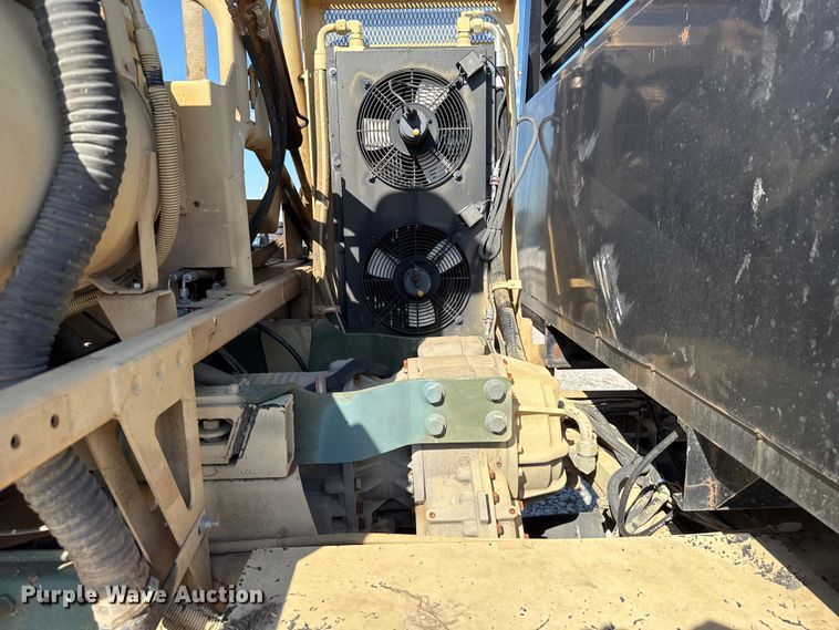 image for item EH7511 2001 Stewart Stevenson M1088A1 flatbed truck