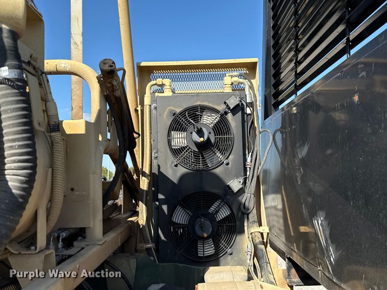 image for item EH7511 2001 Stewart Stevenson M1088A1 flatbed truck