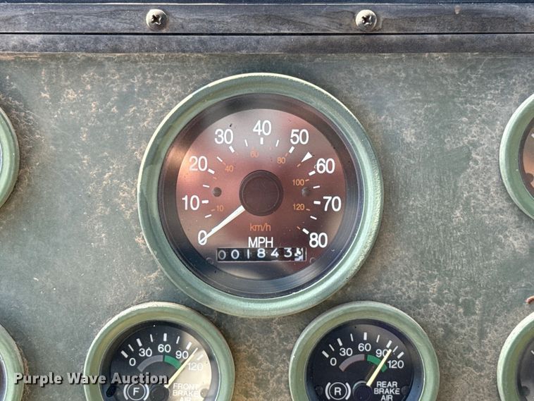 image for item EH7511 2001 Stewart Stevenson M1088A1 flatbed truck