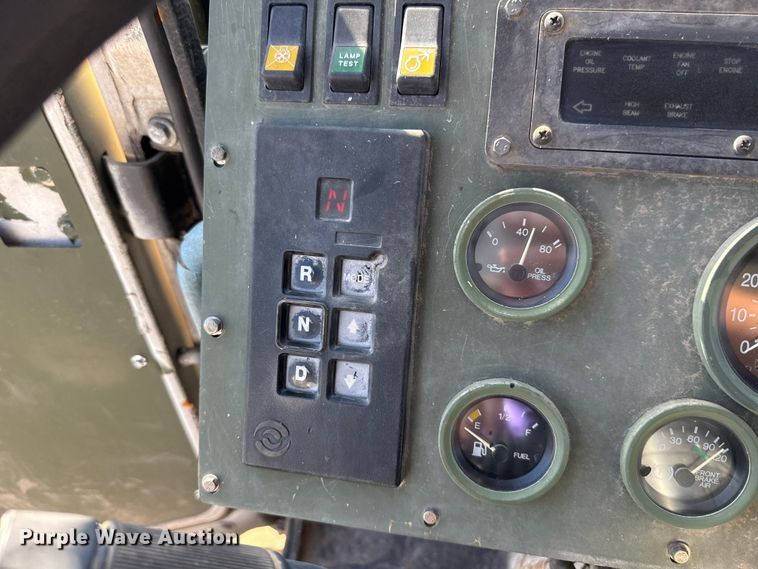 image for item EH7511 2001 Stewart Stevenson M1088A1 flatbed truck