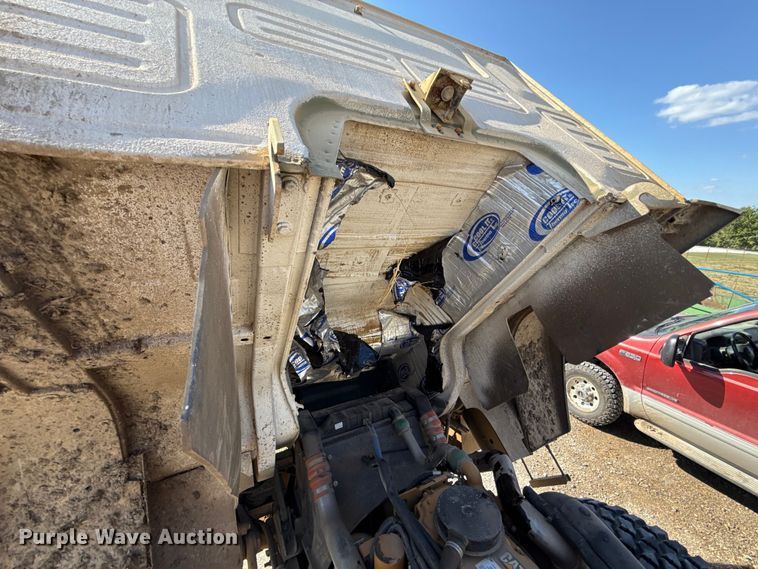 image for item EH7511 2001 Stewart Stevenson M1088A1 flatbed truck