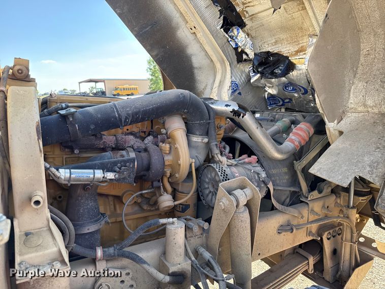 image for item EH7511 2001 Stewart Stevenson M1088A1 flatbed truck