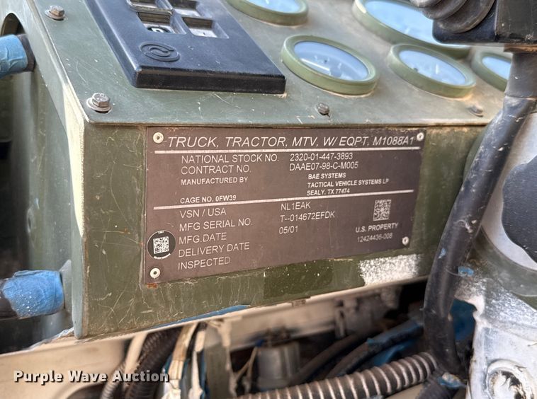 image for item EH7511 2001 Stewart Stevenson M1088A1 flatbed truck