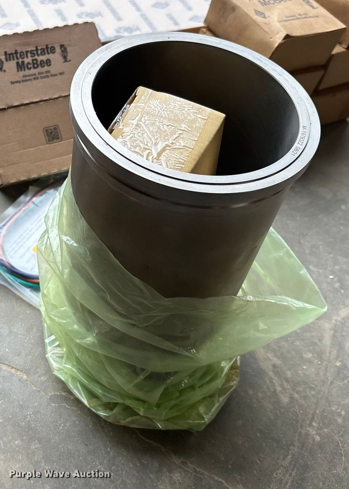 image for item EJ7669 Caterpillar C15 engine rebuild kit