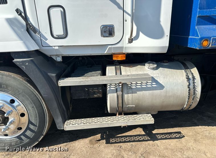 image for item EL0001 1992 Mack CH613 dump truck