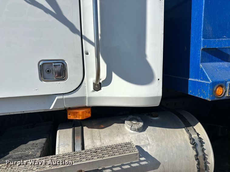 image for item EL0001 1992 Mack CH613 dump truck