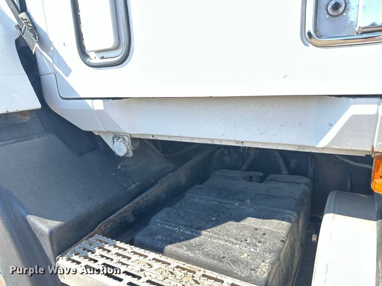 image for item EL0001 1992 Mack CH613 dump truck