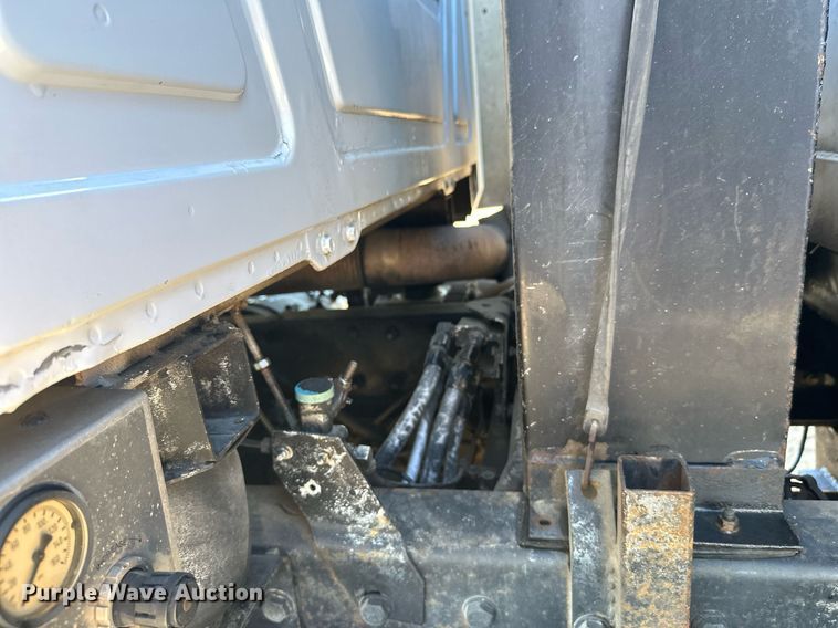 image for item EL0001 1992 Mack CH613 dump truck