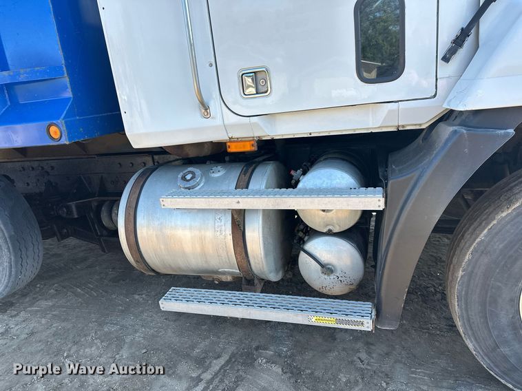 image for item EL0001 1992 Mack CH613 dump truck