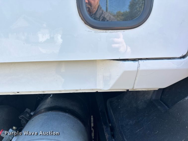 image for item EL0001 1992 Mack CH613 dump truck