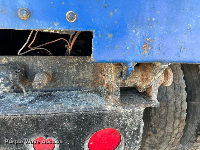 image for item EL0001 1992 Mack CH613 dump truck