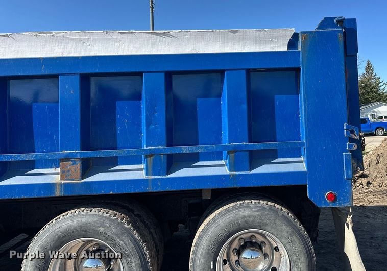 image for item EL0001 1992 Mack CH613 dump truck