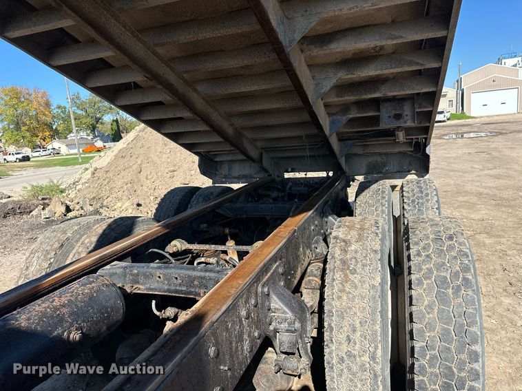 image for item EL0001 1992 Mack CH613 dump truck