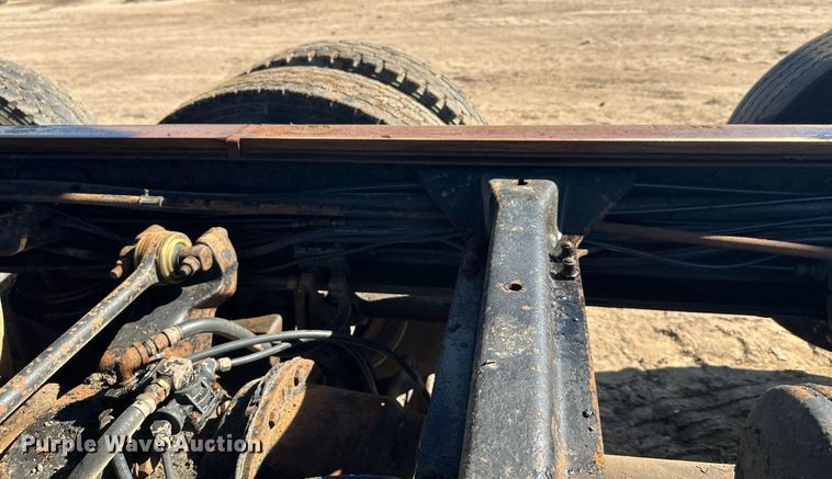 image for item EL0001 1992 Mack CH613 dump truck