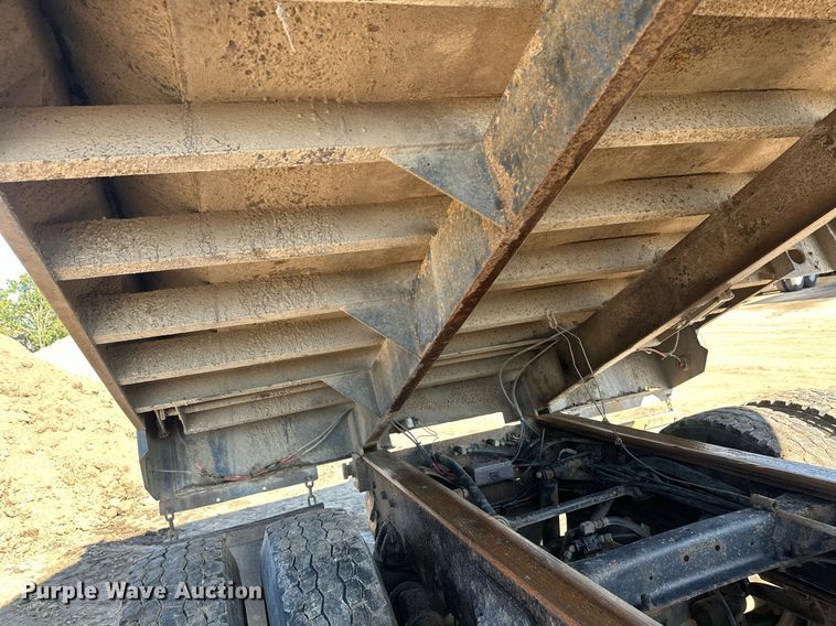 image for item EL0001 1992 Mack CH613 dump truck