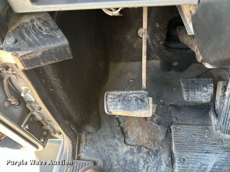 image for item EL0001 1992 Mack CH613 dump truck