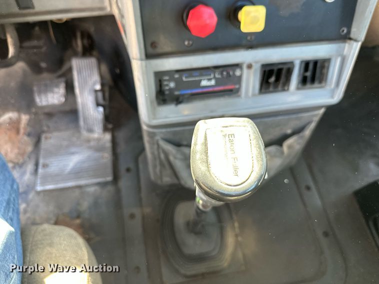 image for item EL0001 1992 Mack CH613 dump truck