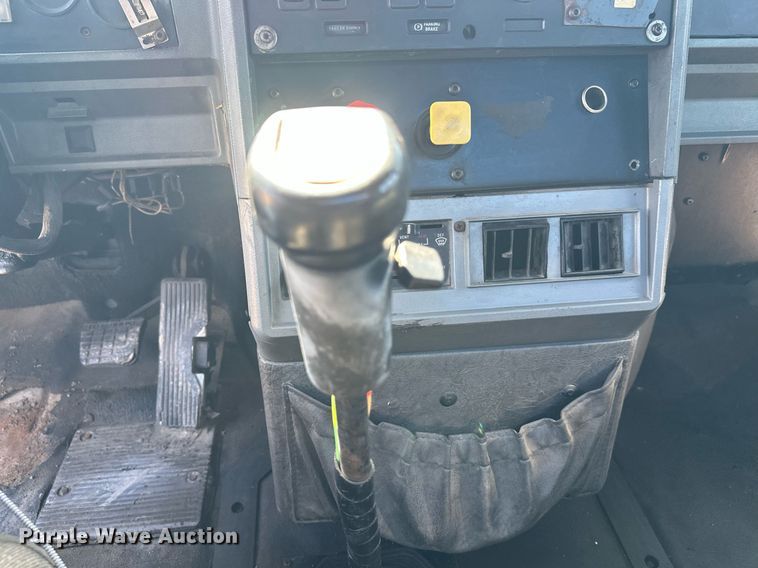 image for item EL0001 1992 Mack CH613 dump truck